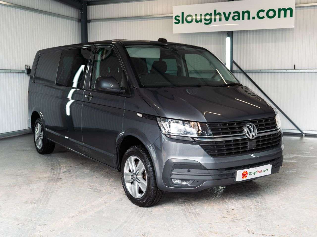 A 2020 VOLKSWAGEN TRANSPORTER 2.0 TDI T32 Highline Kombi Double Cab 5dr Diesel Manual FWD LWB High Roof E A 2020 VOLKSWAGEN TRANSPORTER 2.0 TDI T32 Highline Kombi Double Cab 5dr Diesel Manual FWD LWB High Roof E