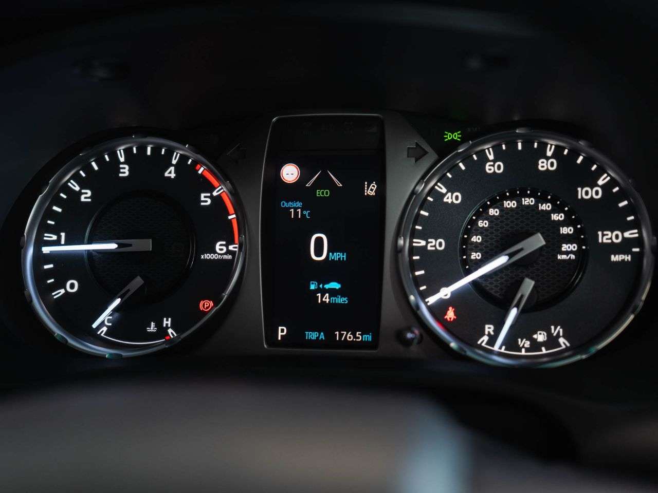 2024 TOYOTA HI-LUX 2024 TOYOTA HI-LUX