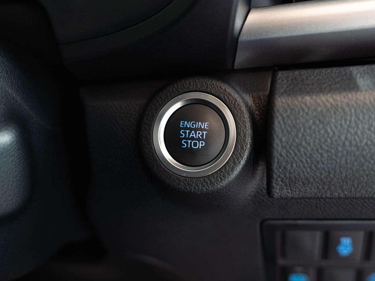 2024 TOYOTA HI-LUX 2024 TOYOTA HI-LUX