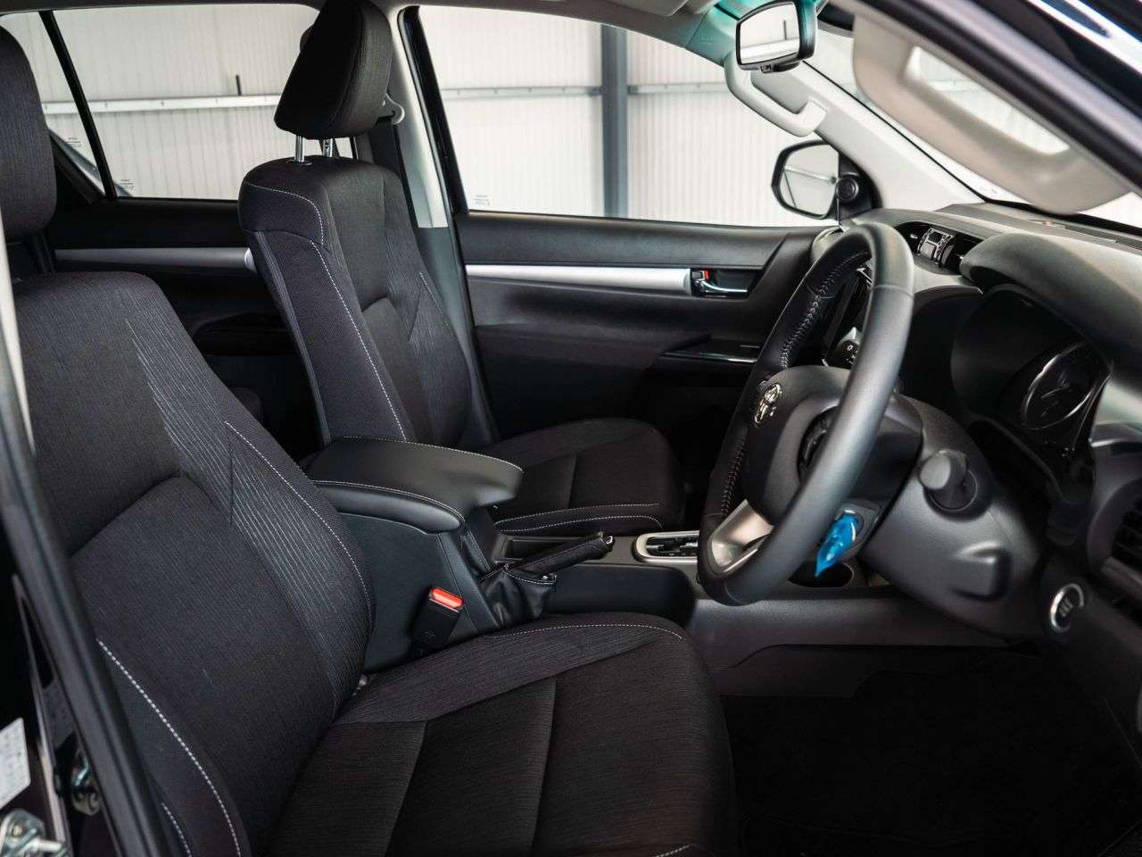 2024 TOYOTA HI-LUX 2024 TOYOTA HI-LUX