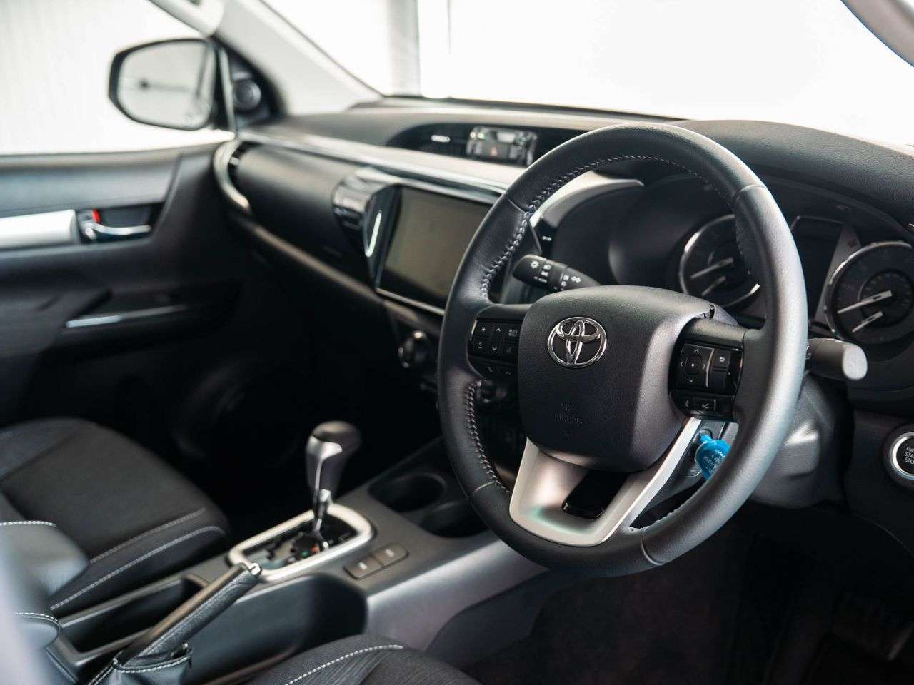 2024 TOYOTA HI-LUX 2024 TOYOTA HI-LUX