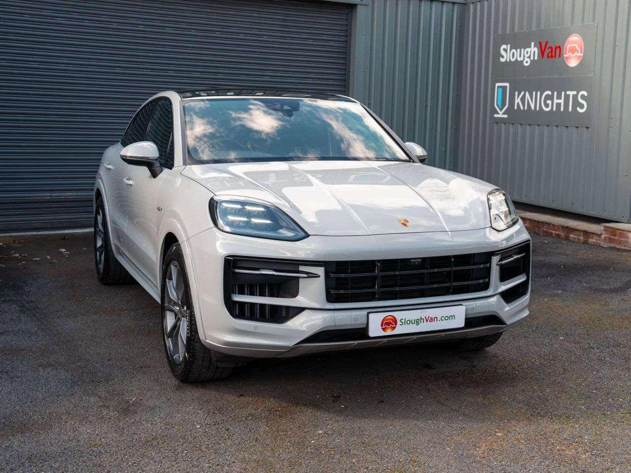 A 2023 PORSCHE CAYENNE 3.0 V6 E-Hybrid 25.9kWh Coupe 5dr Petrol Plug-in Hybrid TiptronicS 4WD Euro A 2023 PORSCHE CAYENNE 3.0 V6 E-Hybrid 25.9kWh Coupe 5dr Petrol Plug-in Hybrid TiptronicS 4WD Euro