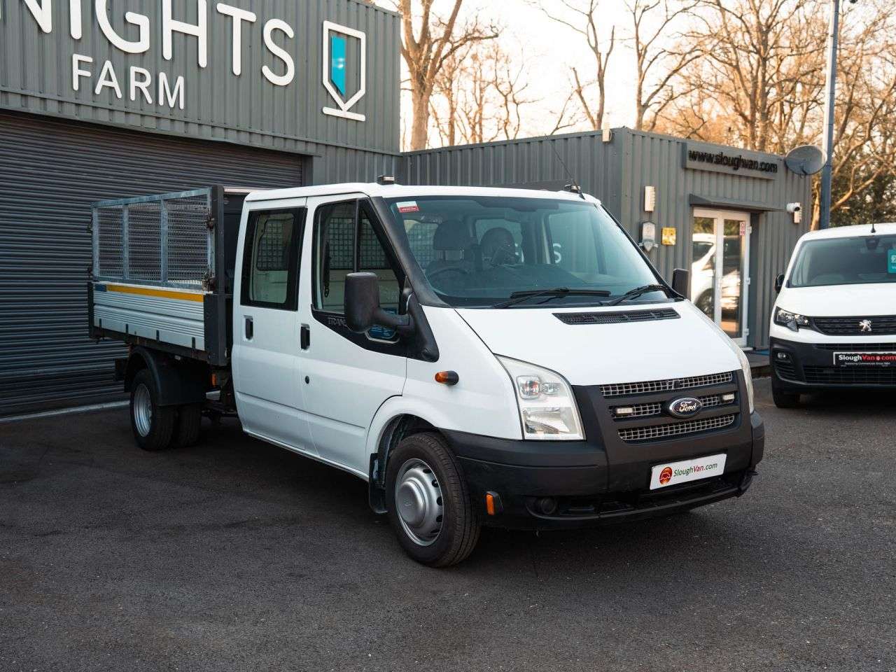 A 2014 FORD TRANSIT 2.2 TDCi 350 Chassis Cab 4dr Diesel Manual RWD L4 (DRW) (123 bhp) CAGED TIP A 2014 FORD TRANSIT 2.2 TDCi 350 Chassis Cab 4dr Diesel Manual RWD L4 (DRW) (123 bhp) CAGED TIP