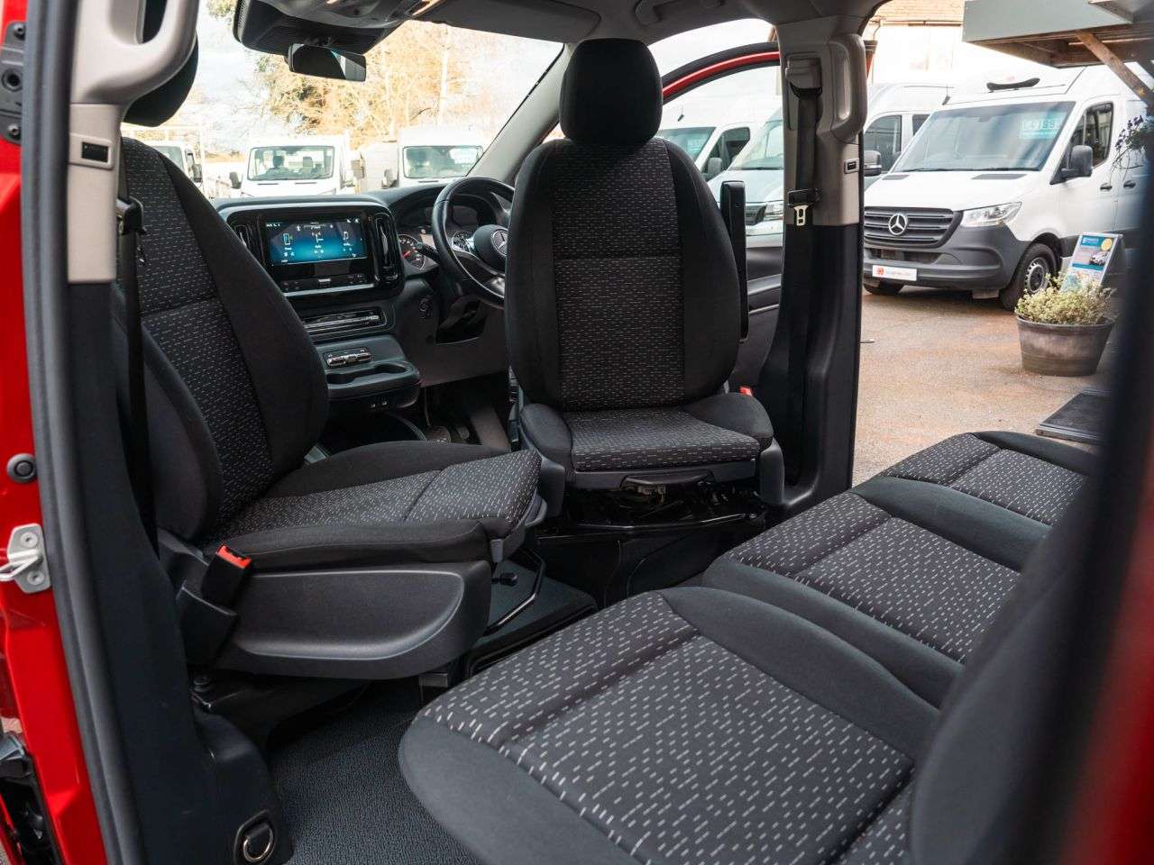 A 2025 MERCEDES-BENZ VITO 2.0 119 CDI SELECT Crew Van Double Cab 5dr Diesel G-Tronic RWD L2 Euro 6 (s A 2025 MERCEDES-BENZ VITO 2.0 119 CDI SELECT Crew Van Double Cab 5dr Diesel G-Tronic RWD L2 Euro 6 (s