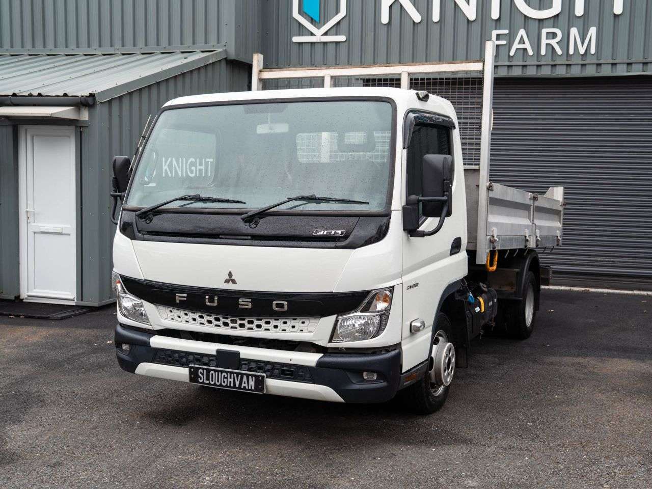 A 2022 MITSUBISHI CANTER 3.0D 3C13 2800 Chassis Cab 2dr Diesel Manual MWB Euro 6 (s/s) (130 ps) TWIN A 2022 MITSUBISHI CANTER 3.0D 3C13 2800 Chassis Cab 2dr Diesel Manual MWB Euro 6 (s/s) (130 ps) TWIN