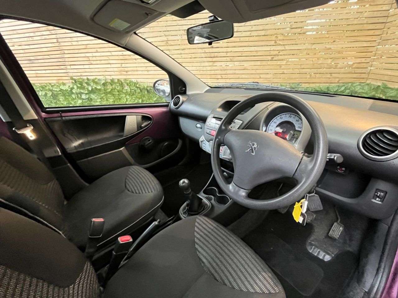 2013 PEUGEOT 107 2013 PEUGEOT 107