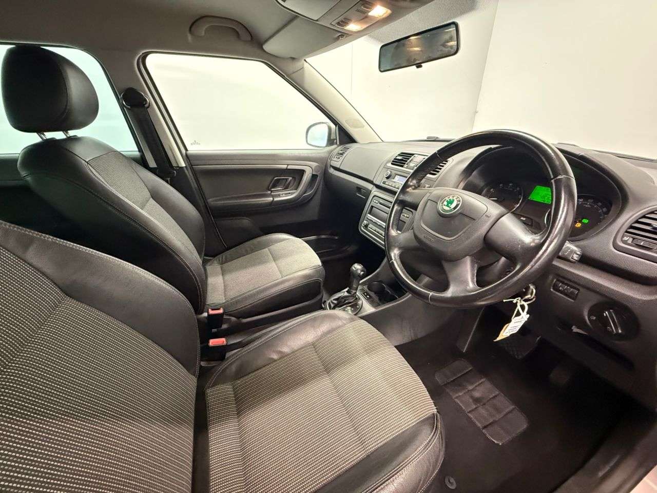 2010 SKODA FABIA 2010 SKODA FABIA