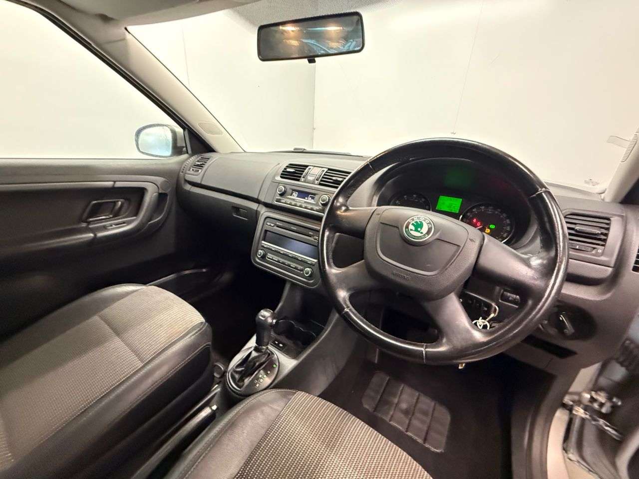 2010 SKODA FABIA 2010 SKODA FABIA