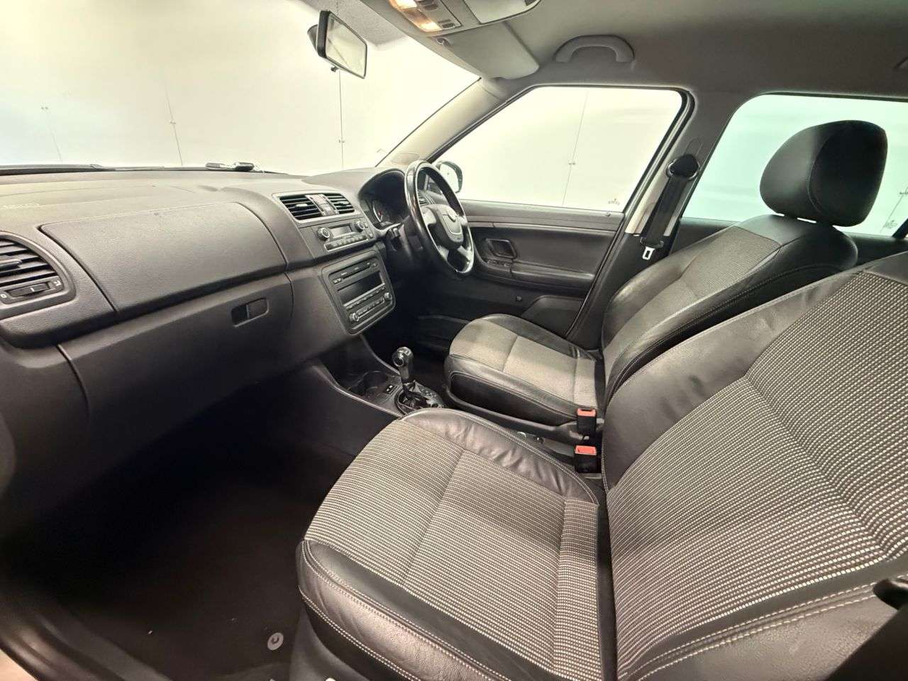 2010 SKODA FABIA 2010 SKODA FABIA