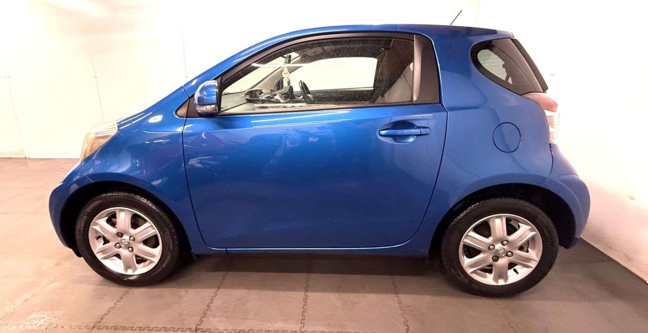 2011 TOYOTA IQ 2011 TOYOTA IQ