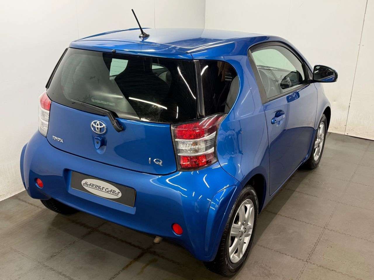 2011 TOYOTA IQ 2011 TOYOTA IQ