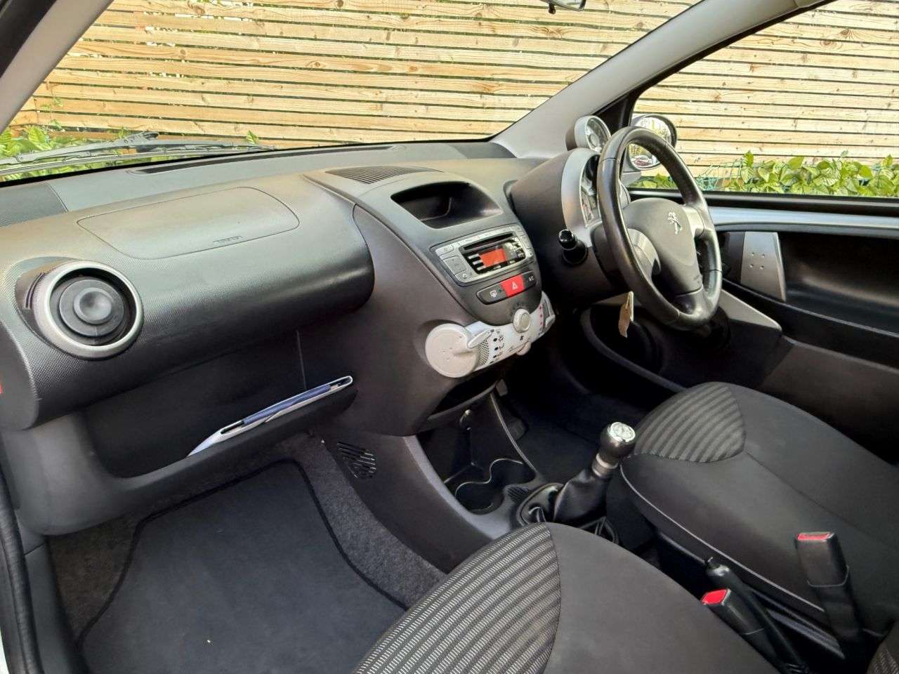 2013 PEUGEOT 107 2013 PEUGEOT 107