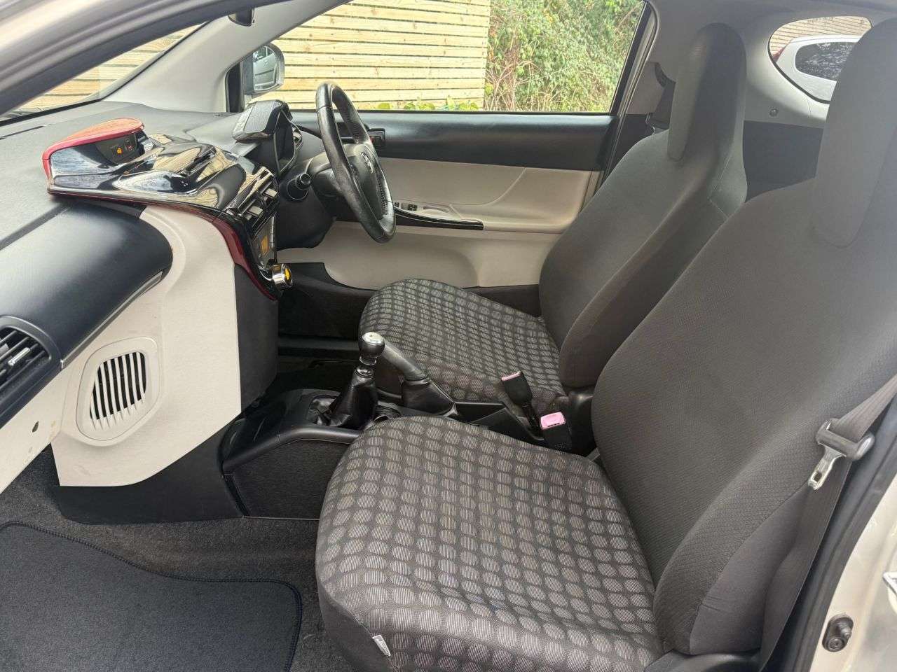 2012 TOYOTA IQ 2012 TOYOTA IQ