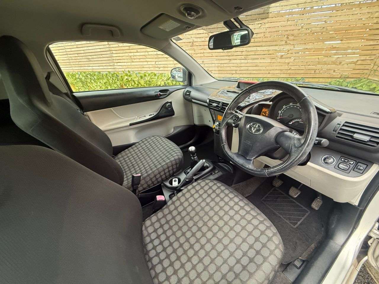 2012 TOYOTA IQ 2012 TOYOTA IQ