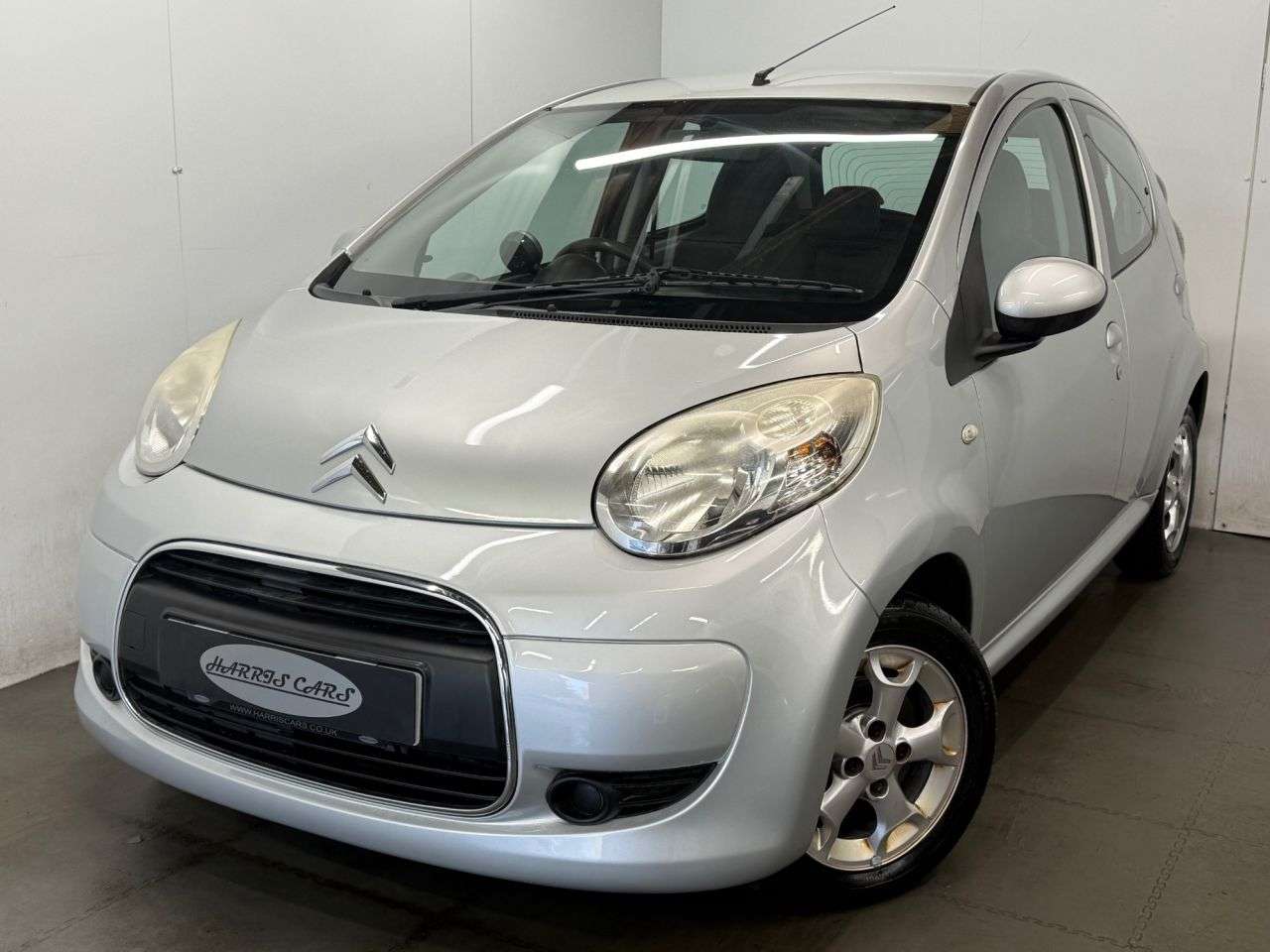 A 2011 CITROEN C1 1.0i VTR+ Hatchback 5dr Petrol EGS5 Euro 5 (68 ps) 12 MONTHS AA, FRESH SERV A 2011 CITROEN C1 1.0i VTR+ Hatchback 5dr Petrol EGS5 Euro 5 (68 ps) 12 MONTHS AA, FRESH SERV
