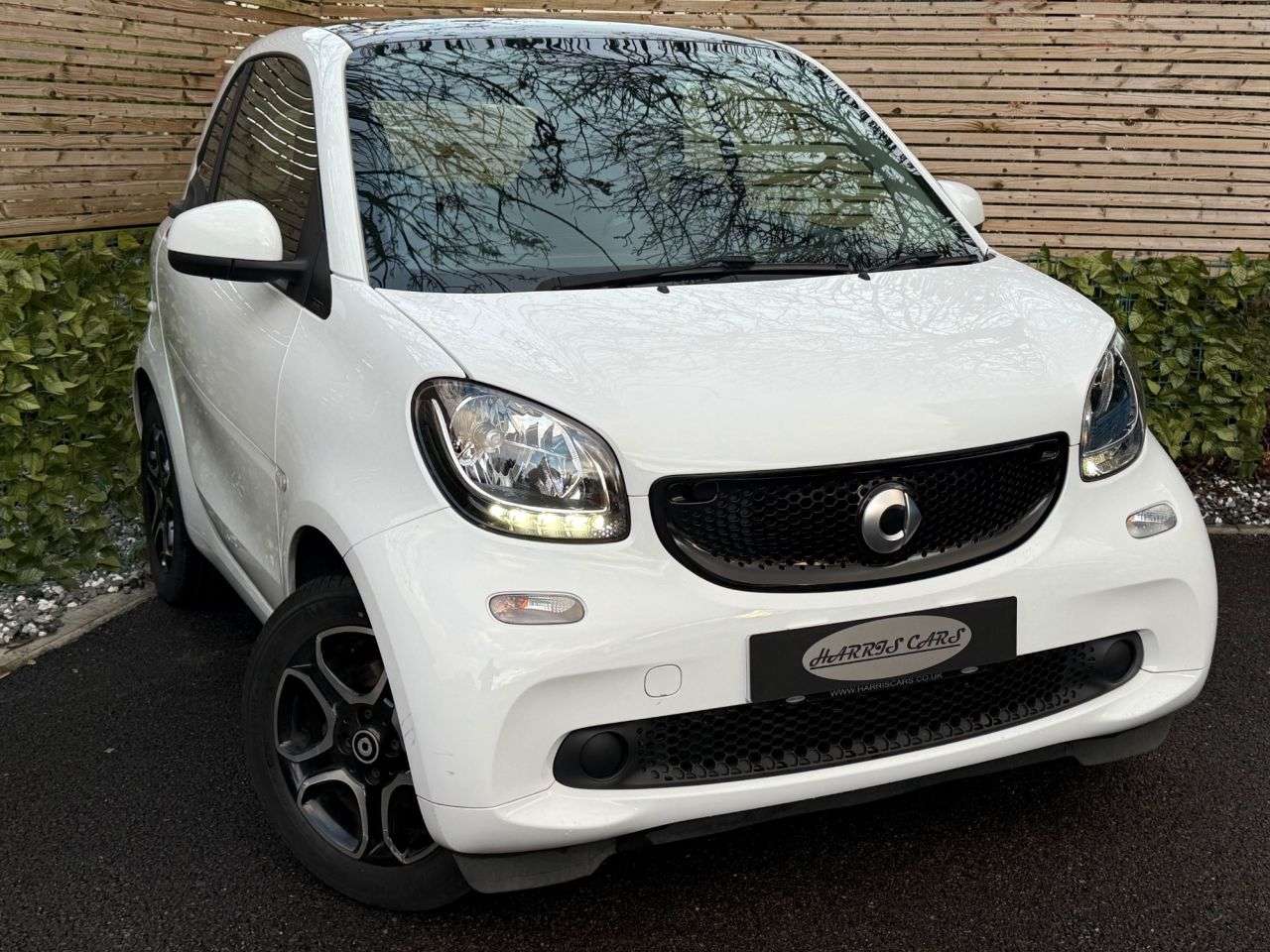 A 2017 SMART FORTWO 1.0 Prime (Premium) Coupe 2dr Petrol Manual Euro 6 (s/s) (71 ps) 12 MONTHS A 2017 SMART FORTWO 1.0 Prime (Premium) Coupe 2dr Petrol Manual Euro 6 (s/s) (71 ps) 12 MONTHS
