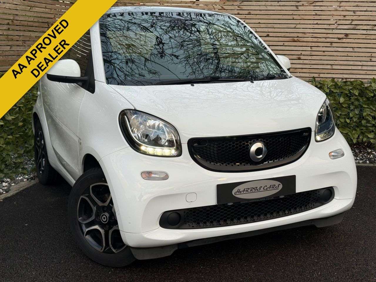 A 2017 SMART FORTWO 1.0 Prime (Premium) Coupe 2dr Petrol Manual Euro 6 (s/s) (71 ps) 12 MONTHS A 2017 SMART FORTWO 1.0 Prime (Premium) Coupe 2dr Petrol Manual Euro 6 (s/s) (71 ps) 12 MONTHS