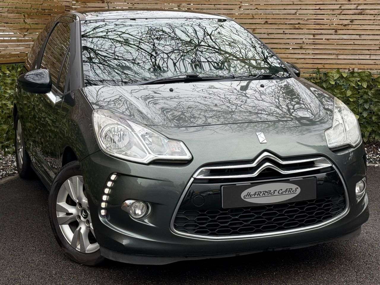 A 2011 CITROEN DS3 1.6 VTi DStyle Hatchback 3dr Petrol Manual Euro 5 (120 ps) 12 MONTHS AA, FR A 2011 CITROEN DS3 1.6 VTi DStyle Hatchback 3dr Petrol Manual Euro 5 (120 ps) 12 MONTHS AA, FR