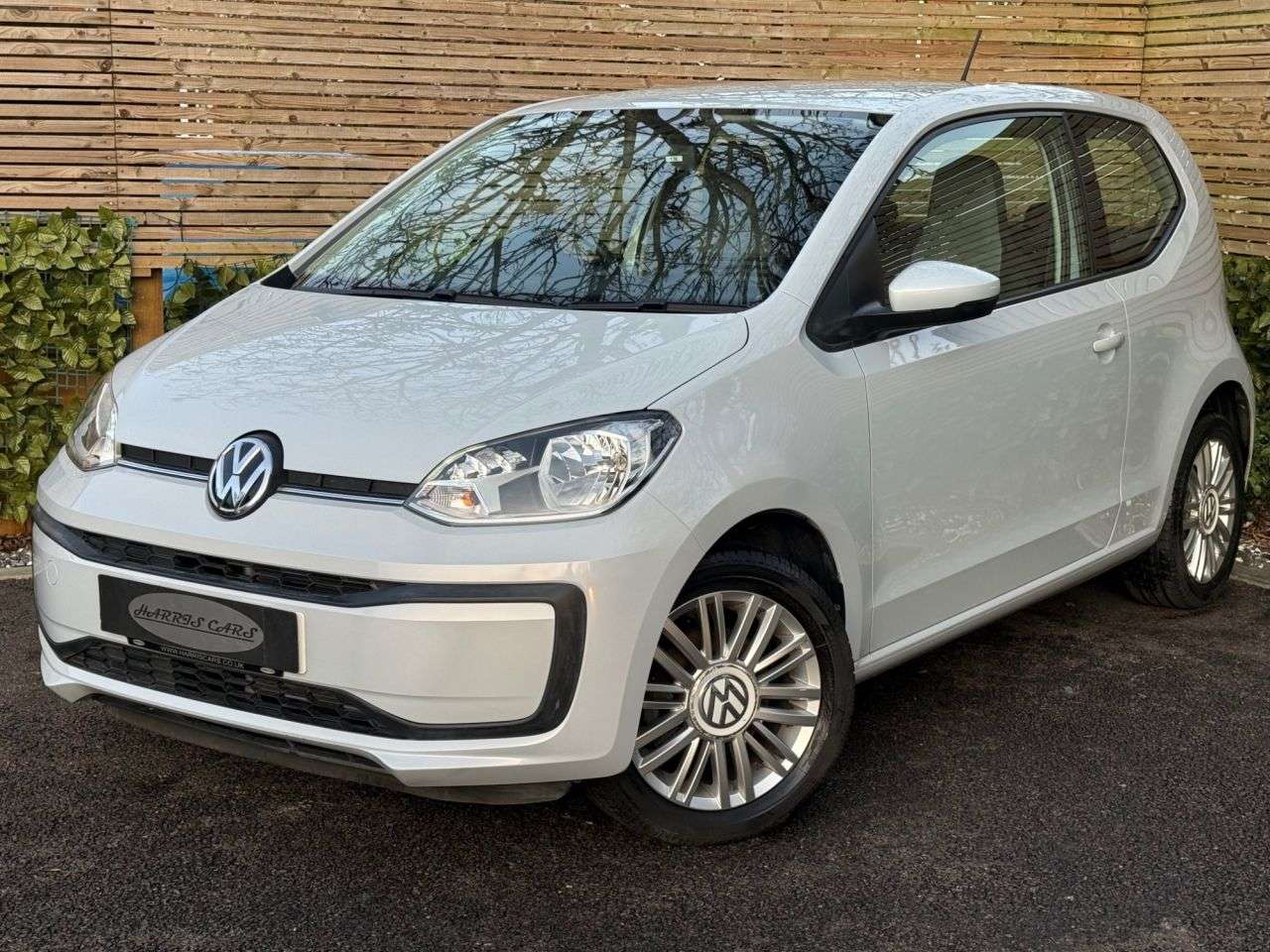 A 2016 VOLKSWAGEN UP! 1.0 Move up! Hatchback 3dr Petrol Manual Euro 6 (60 ps) 12 MONTHS AA, FRESH A 2016 VOLKSWAGEN UP! 1.0 Move up! Hatchback 3dr Petrol Manual Euro 6 (60 ps) 12 MONTHS AA, FRESH
