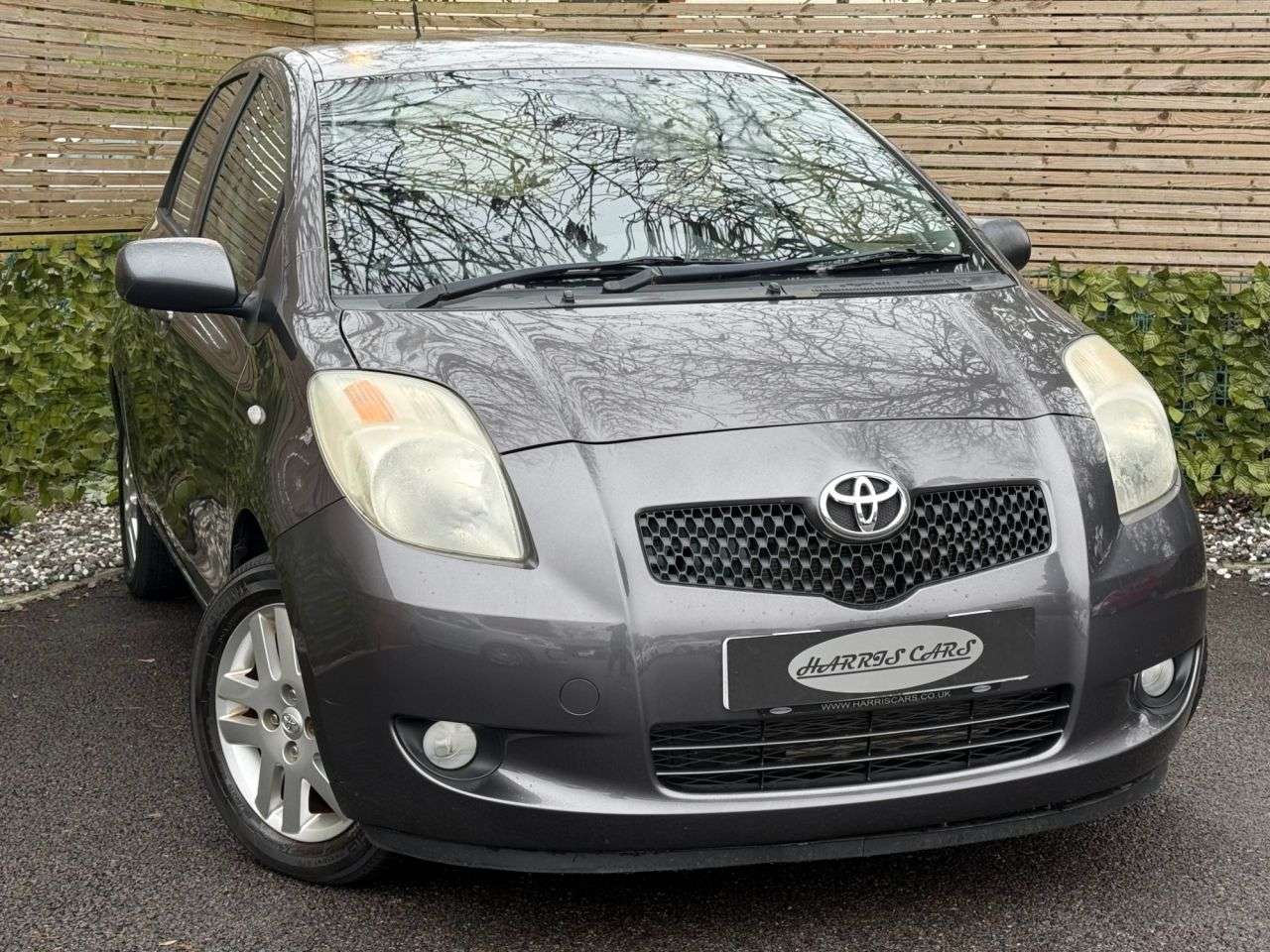 A 2007 TOYOTA YARIS 1.3 VVT-i TR Hatchback 5dr Petrol Manual (141 g/km, 85 bhp) 12 MONTHS AA, F A 2007 TOYOTA YARIS 1.3 VVT-i TR Hatchback 5dr Petrol Manual (141 g/km, 85 bhp) 12 MONTHS AA, F