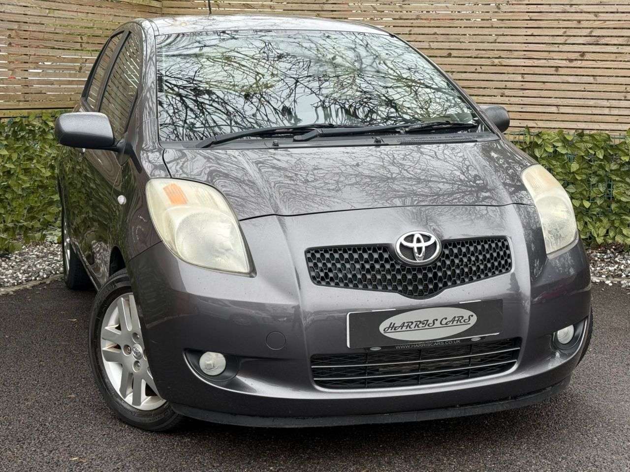 A 2007 TOYOTA YARIS 1.3 VVT-i TR Hatchback 5dr Petrol Manual (141 g/km, 85 bhp) 12 MONTHS AA, F A 2007 TOYOTA YARIS 1.3 VVT-i TR Hatchback 5dr Petrol Manual (141 g/km, 85 bhp) 12 MONTHS AA, F