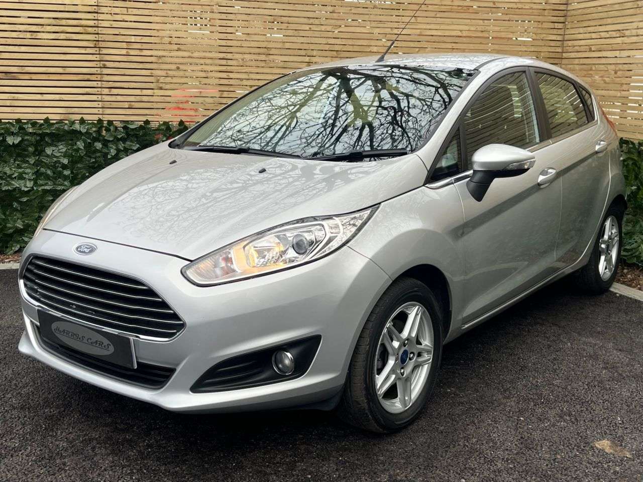 A 2013 FORD FIESTA 1.6 Zetec Hatchback 5dr Petrol Powershift Euro 5 (105 ps) 12 MONTHS AA, FRE A 2013 FORD FIESTA 1.6 Zetec Hatchback 5dr Petrol Powershift Euro 5 (105 ps) 12 MONTHS AA, FRE