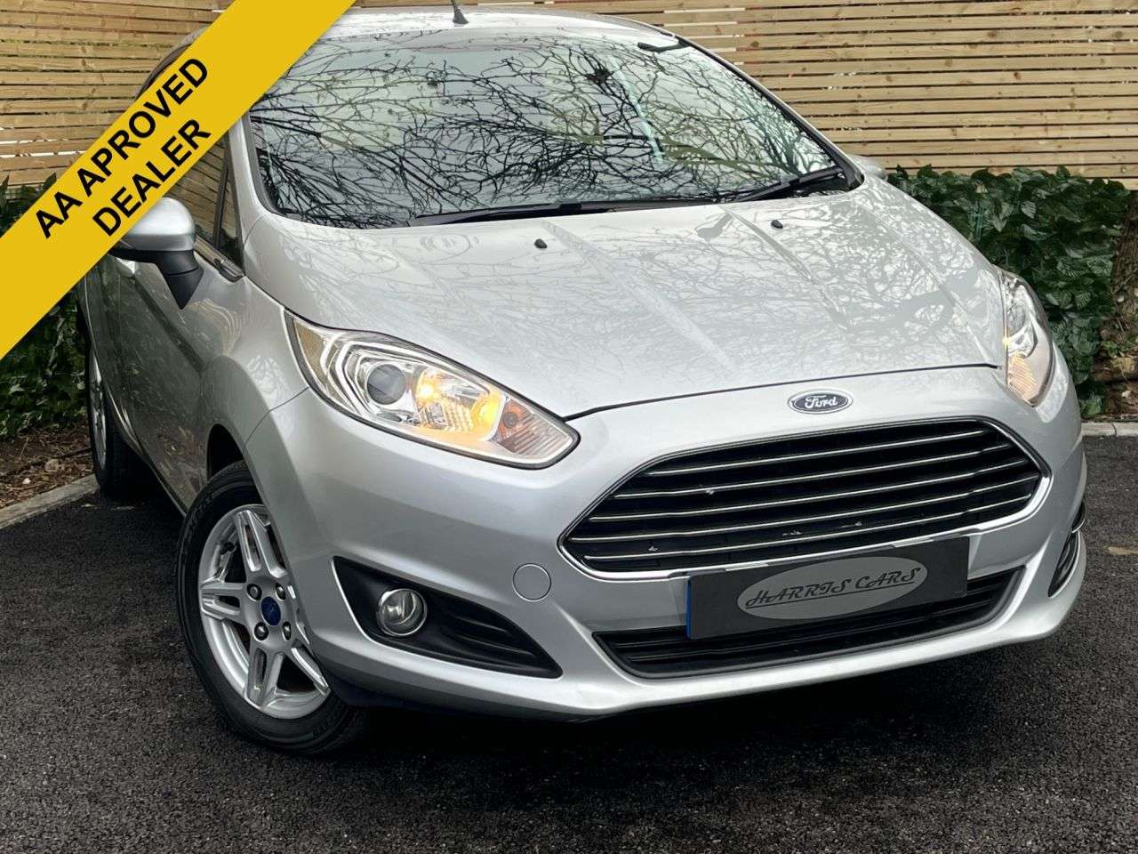 A 2013 FORD FIESTA 1.6 Zetec Hatchback 5dr Petrol Powershift Euro 5 (105 ps) 12 MONTHS AA, FRE A 2013 FORD FIESTA 1.6 Zetec Hatchback 5dr Petrol Powershift Euro 5 (105 ps) 12 MONTHS AA, FRE