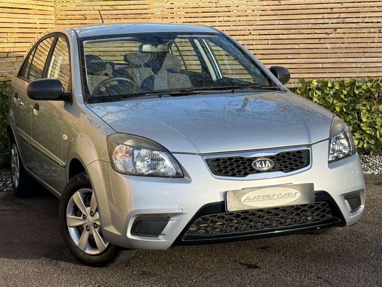 A 2010 KIA RIO 1.4 1 Hatchback 5dr Petrol Manual (150 g/km, 95 bhp) 12 MONTHS AA, FRESH SE A 2010 KIA RIO 1.4 1 Hatchback 5dr Petrol Manual (150 g/km, 95 bhp) 12 MONTHS AA, FRESH SE