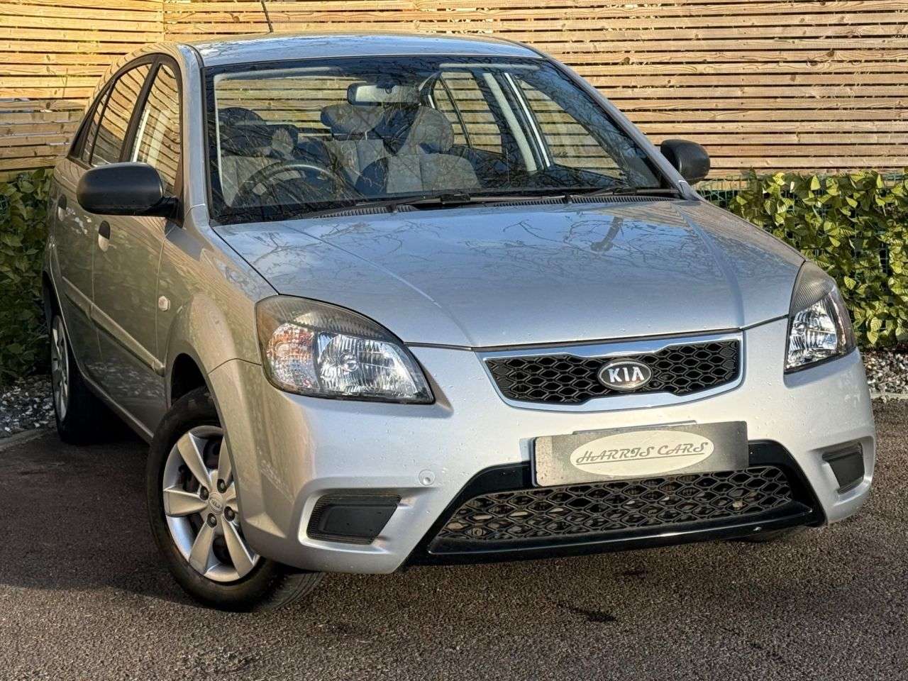 A 2010 KIA RIO 1.4 1 Hatchback 5dr Petrol Manual (150 g/km, 95 bhp) 12 MONTHS AA, FRESH SE A 2010 KIA RIO 1.4 1 Hatchback 5dr Petrol Manual (150 g/km, 95 bhp) 12 MONTHS AA, FRESH SE