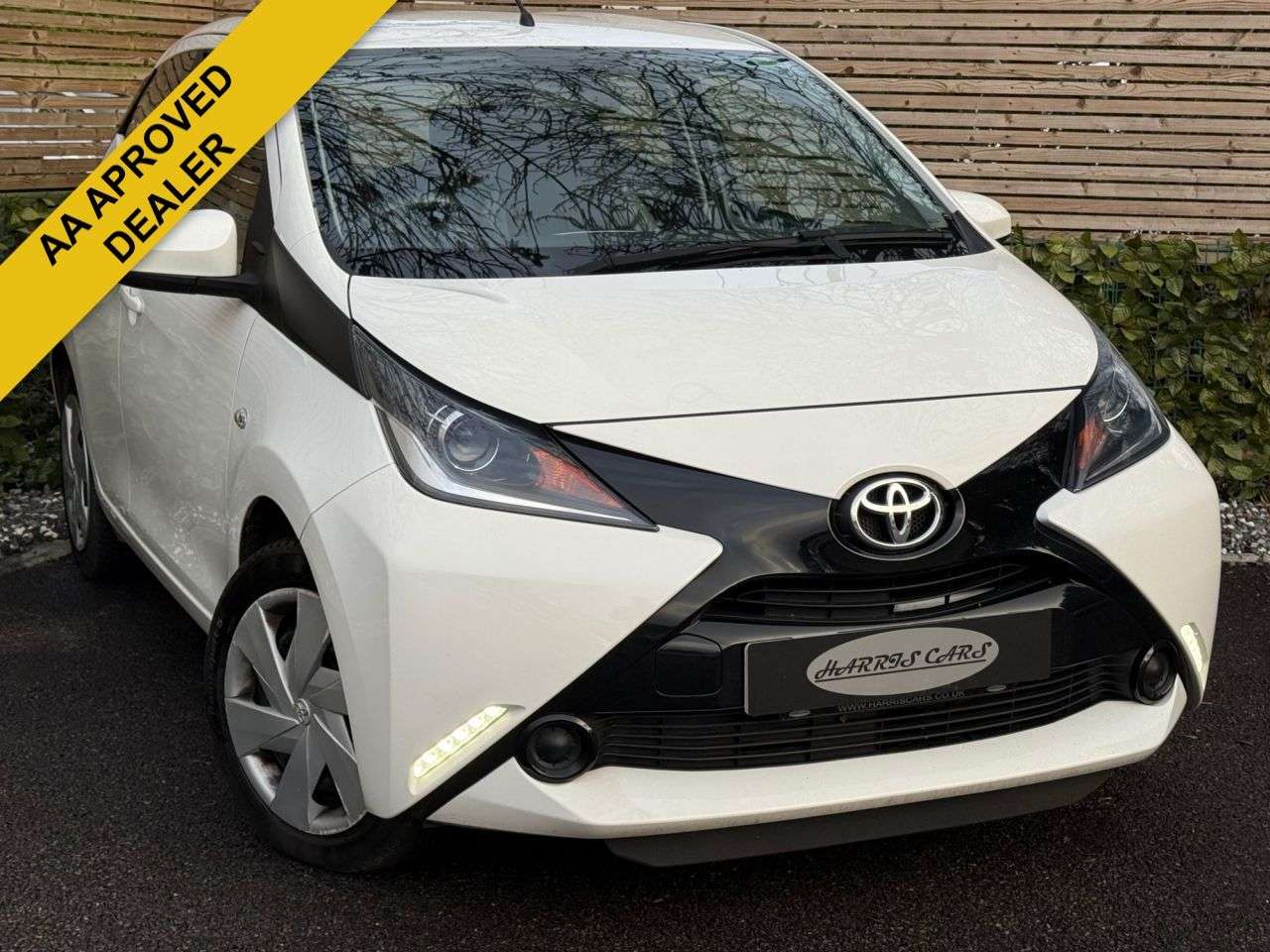 A 2015 TOYOTA AYGO 1.0 VVT-i x-play Hatchback 5dr Petrol Manual Euro 5 Euro 5 (68 ps) 12 MONTH A 2015 TOYOTA AYGO 1.0 VVT-i x-play Hatchback 5dr Petrol Manual Euro 5 Euro 5 (68 ps) 12 MONTH