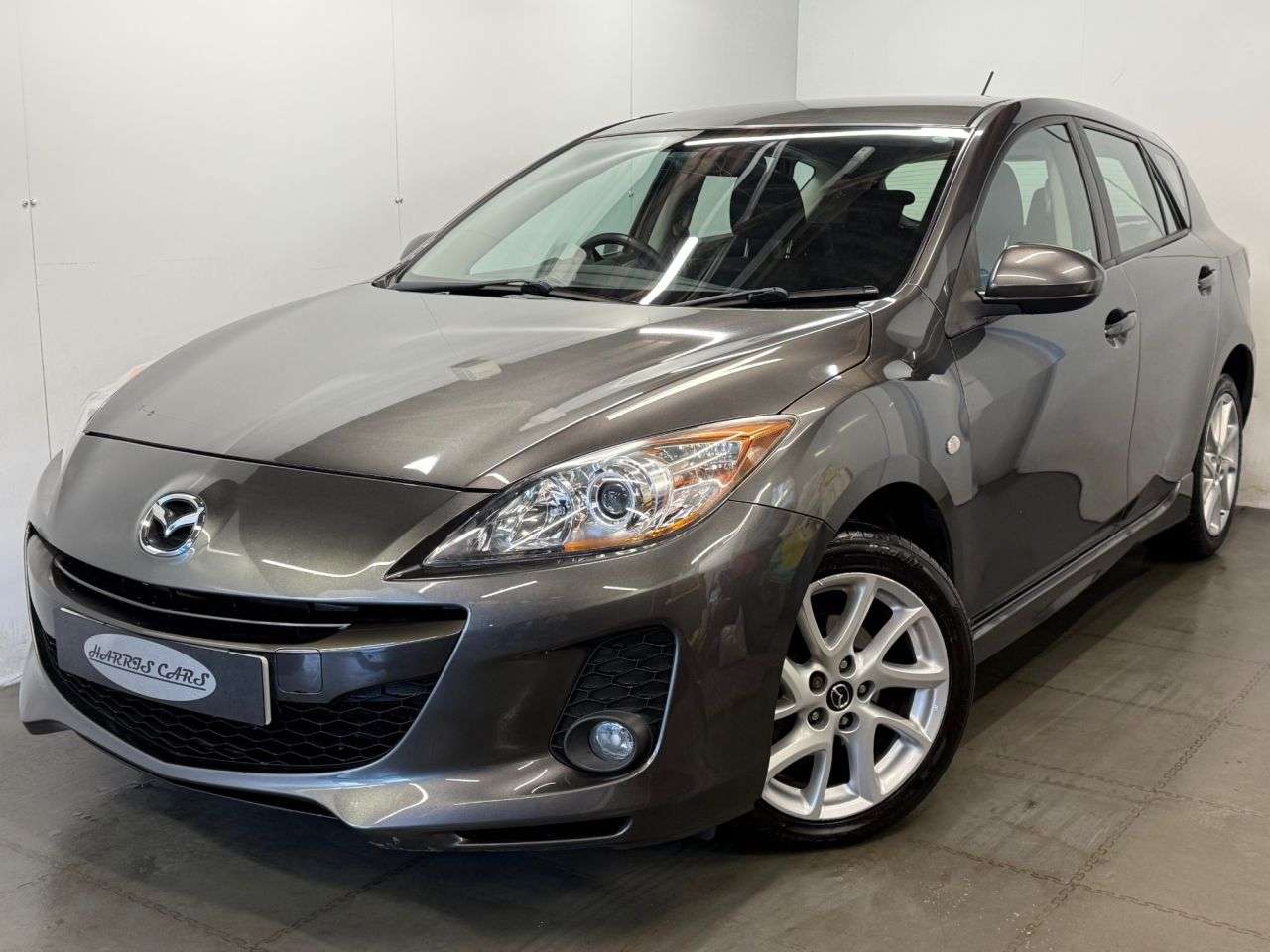 A 2013 MAZDA MAZDA3 1.6 Tamura Hatchback 5dr Petrol Auto Euro 5 (105 ps) 12 MONTHS AA, FRESH SE A 2013 MAZDA MAZDA3 1.6 Tamura Hatchback 5dr Petrol Auto Euro 5 (105 ps) 12 MONTHS AA, FRESH SE