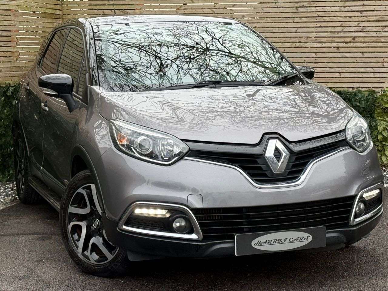 A 2017 RENAULT CAPTUR 0.9 TCe ENERGY Dynamique S Nav SUV 5dr Petrol Manual Euro 6 (s/s) (90 ps) 1 A 2017 RENAULT CAPTUR 0.9 TCe ENERGY Dynamique S Nav SUV 5dr Petrol Manual Euro 6 (s/s) (90 ps) 1