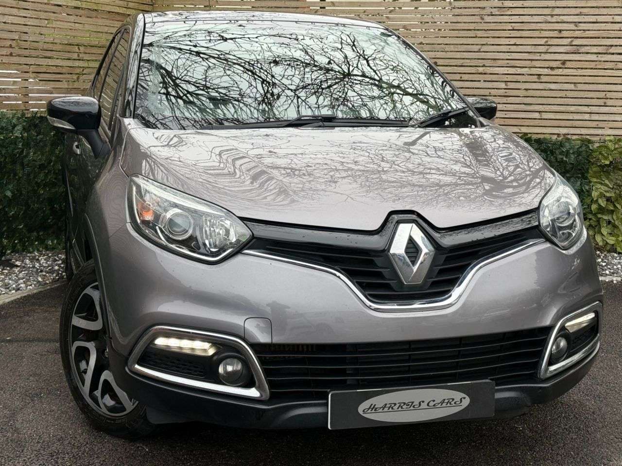 A 2017 RENAULT CAPTUR 0.9 TCe ENERGY Dynamique S Nav SUV 5dr Petrol Manual Euro 6 (s/s) (90 ps) 1 A 2017 RENAULT CAPTUR 0.9 TCe ENERGY Dynamique S Nav SUV 5dr Petrol Manual Euro 6 (s/s) (90 ps) 1