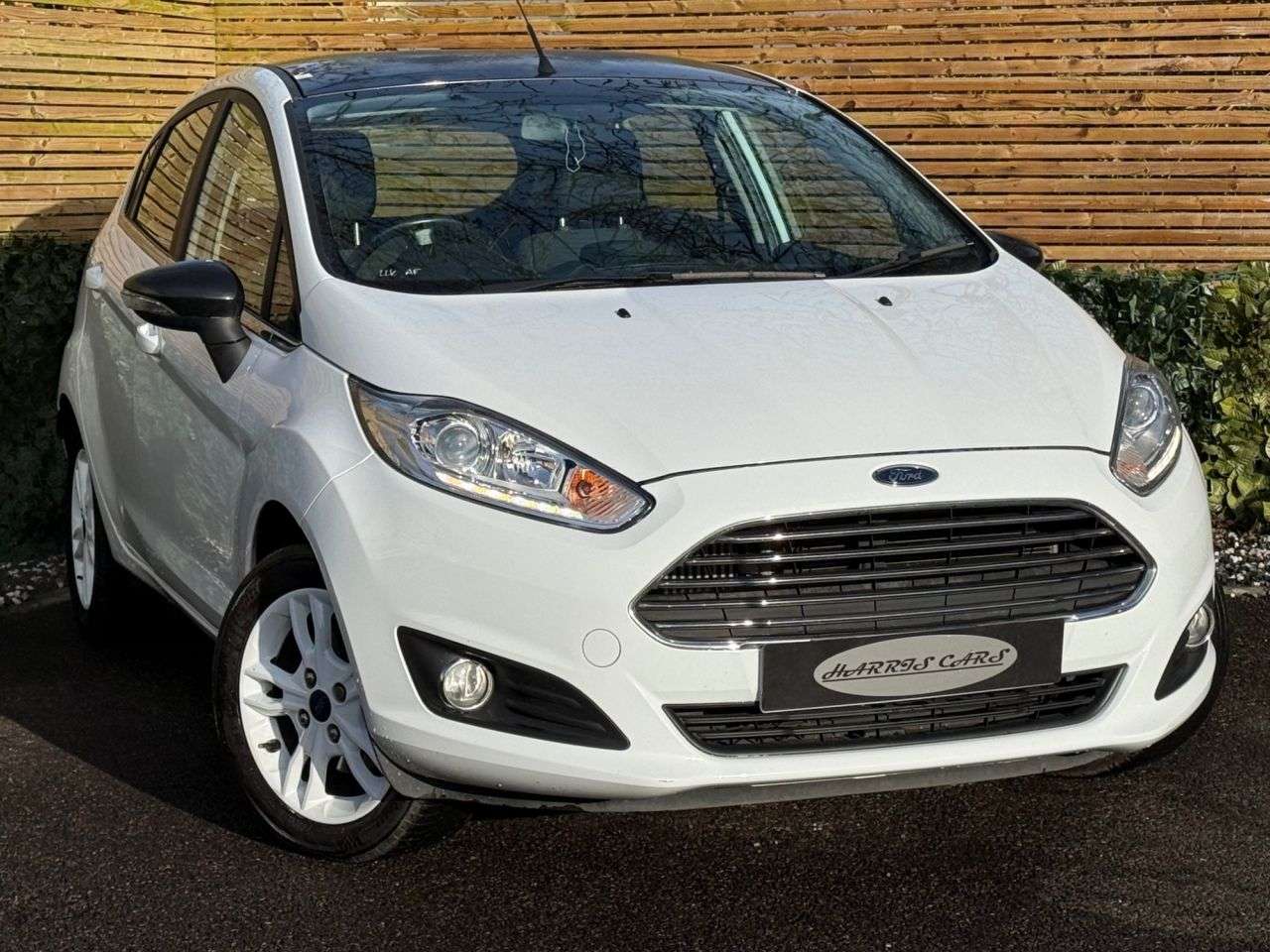 A 2017 FORD FIESTA 1.0T EcoBoost Zetec Hatchback 5dr Petrol Manual Euro 6 (s/s) (100 ps) 12 MO A 2017 FORD FIESTA 1.0T EcoBoost Zetec Hatchback 5dr Petrol Manual Euro 6 (s/s) (100 ps) 12 MO