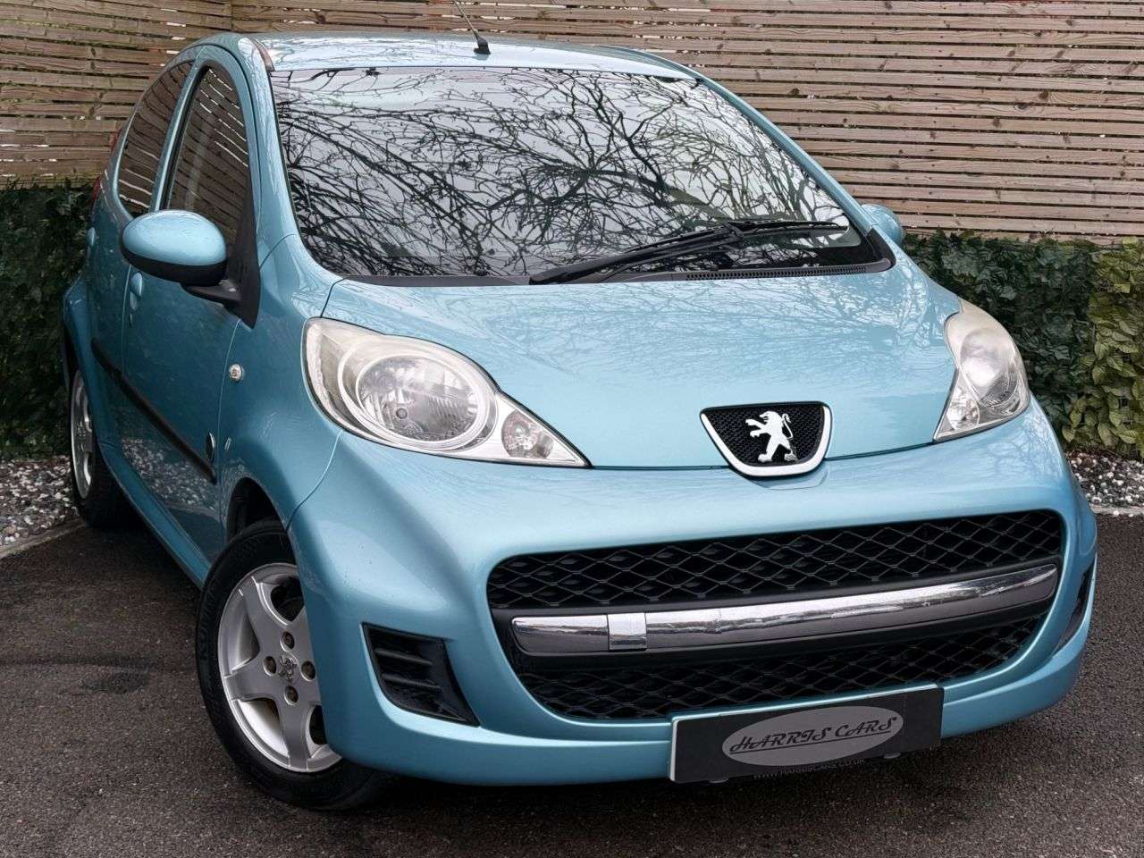 A 2011 PEUGEOT 107 1.0 12V Envy Hatchback 5dr Petrol Manual Euro 5 (68 ps) 12 MONTHS AA, FRESH A 2011 PEUGEOT 107 1.0 12V Envy Hatchback 5dr Petrol Manual Euro 5 (68 ps) 12 MONTHS AA, FRESH