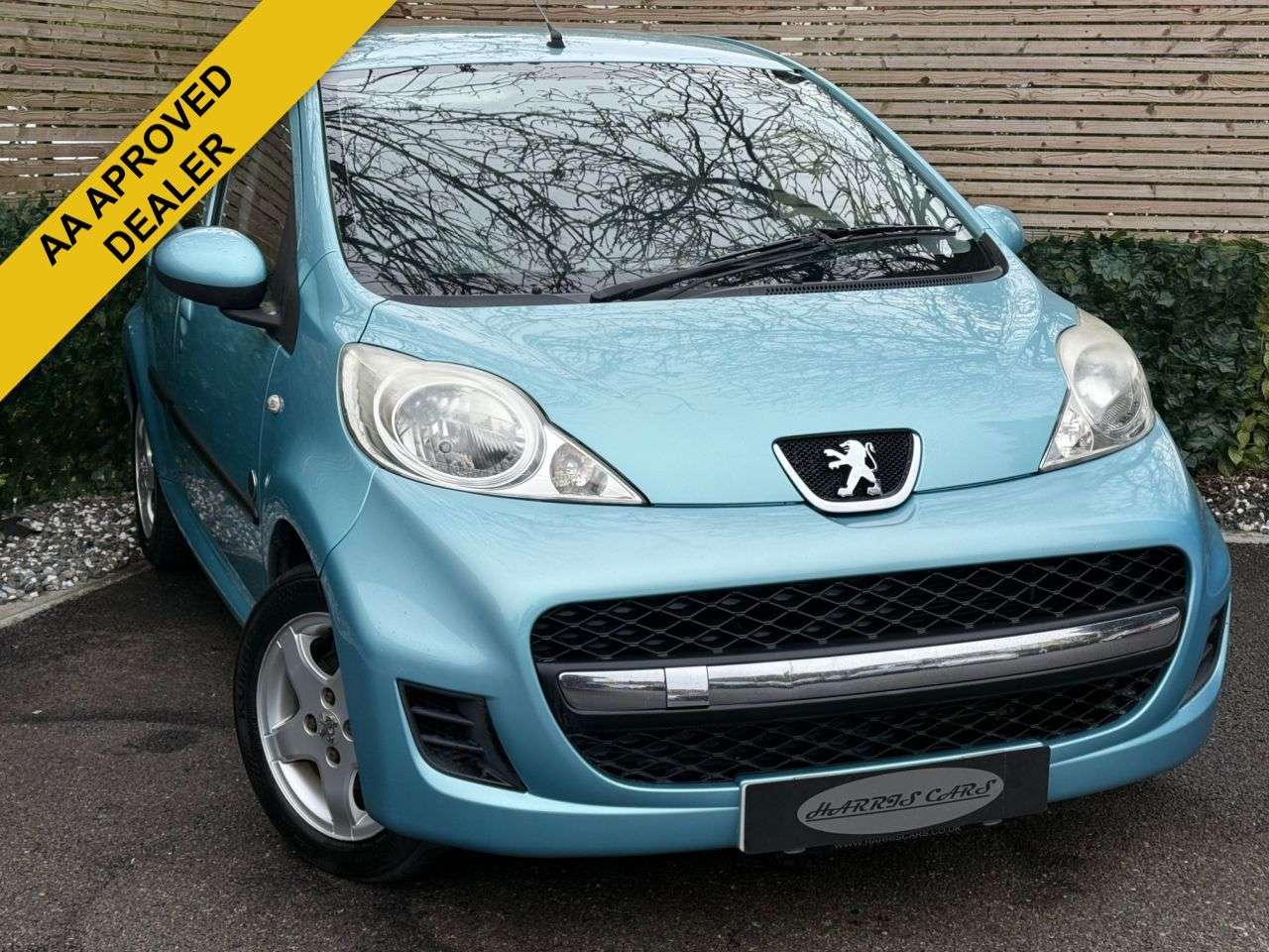 A 2011 PEUGEOT 107 1.0 12V Envy Hatchback 5dr Petrol Manual Euro 5 (68 ps) 12 MONTHS AA, FRESH A 2011 PEUGEOT 107 1.0 12V Envy Hatchback 5dr Petrol Manual Euro 5 (68 ps) 12 MONTHS AA, FRESH