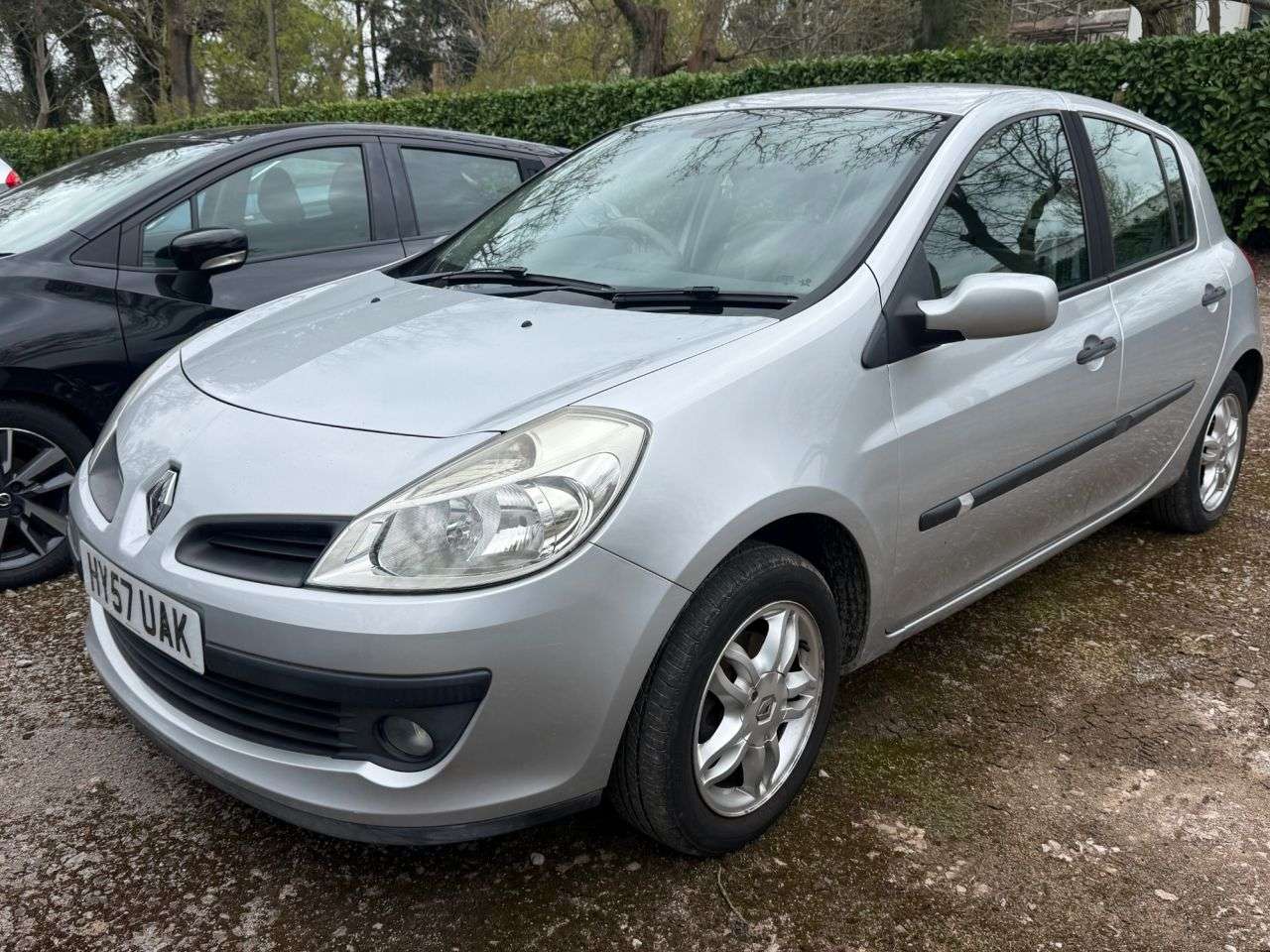 A 2007 RENAULT CLIO 1.4 16v Privilege Hatchback 5dr Petrol Manual (158 g/km, 98 bhp) 12 MONTHS A 2007 RENAULT CLIO 1.4 16v Privilege Hatchback 5dr Petrol Manual (158 g/km, 98 bhp) 12 MONTHS