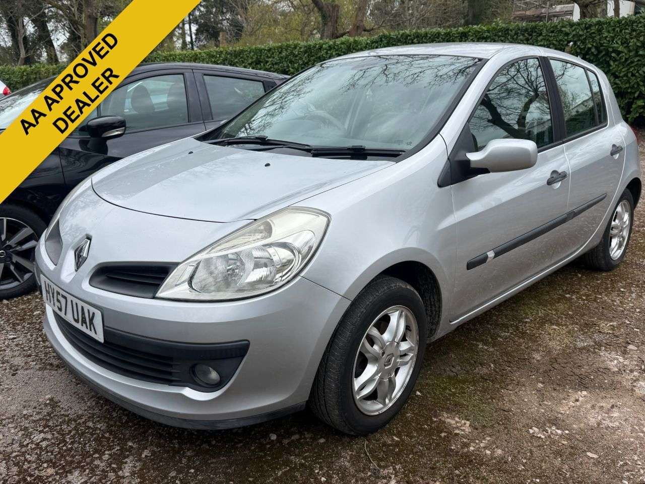 A 2007 RENAULT CLIO 1.4 16v Privilege Hatchback 5dr Petrol Manual (158 g/km, 98 bhp) 12 MONTHS A 2007 RENAULT CLIO 1.4 16v Privilege Hatchback 5dr Petrol Manual (158 g/km, 98 bhp) 12 MONTHS