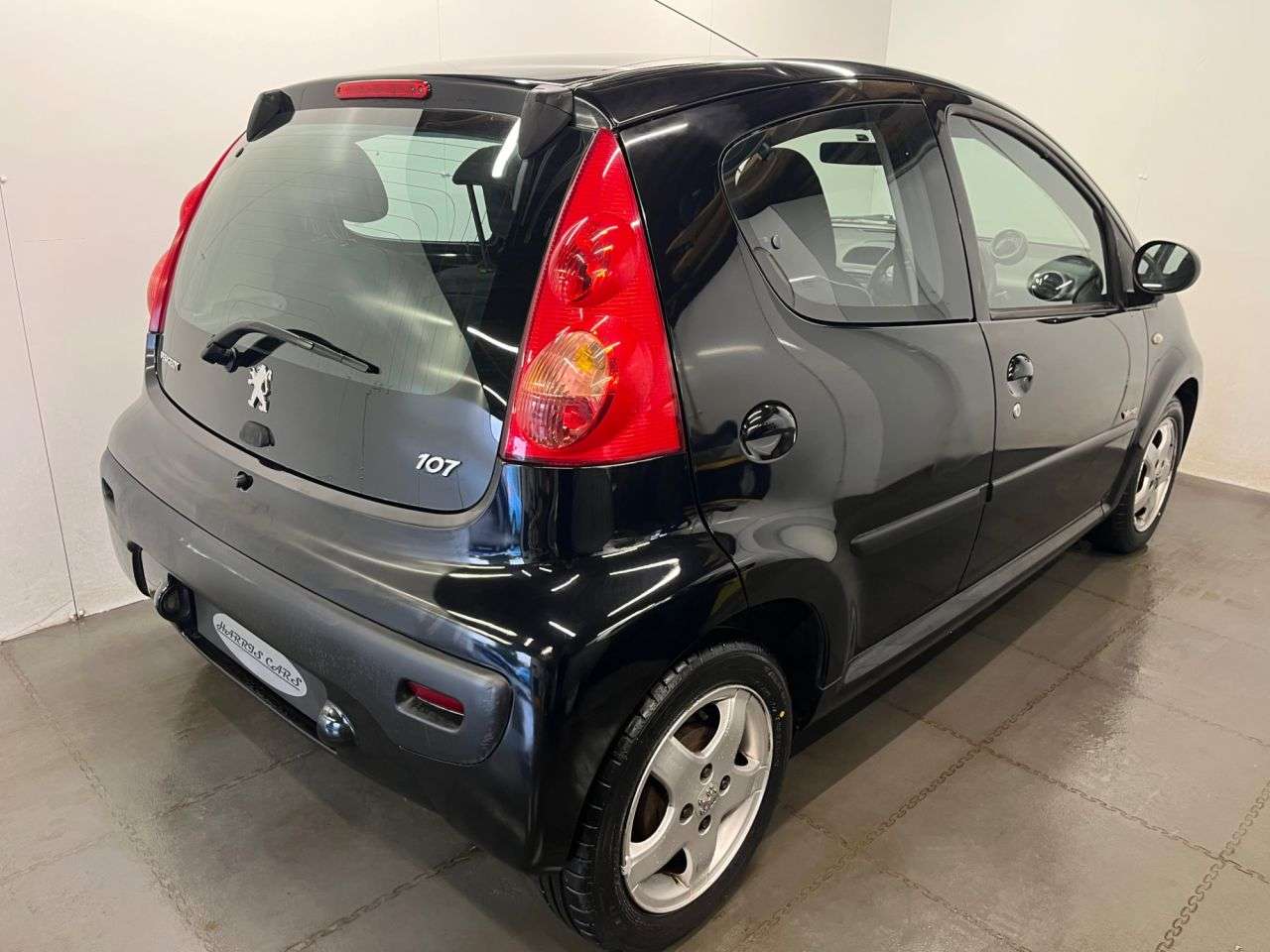 2011 PEUGEOT 107 2011 PEUGEOT 107