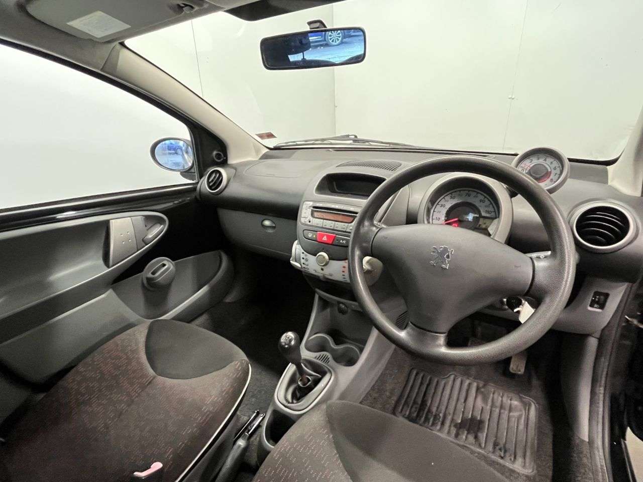 2011 PEUGEOT 107 2011 PEUGEOT 107