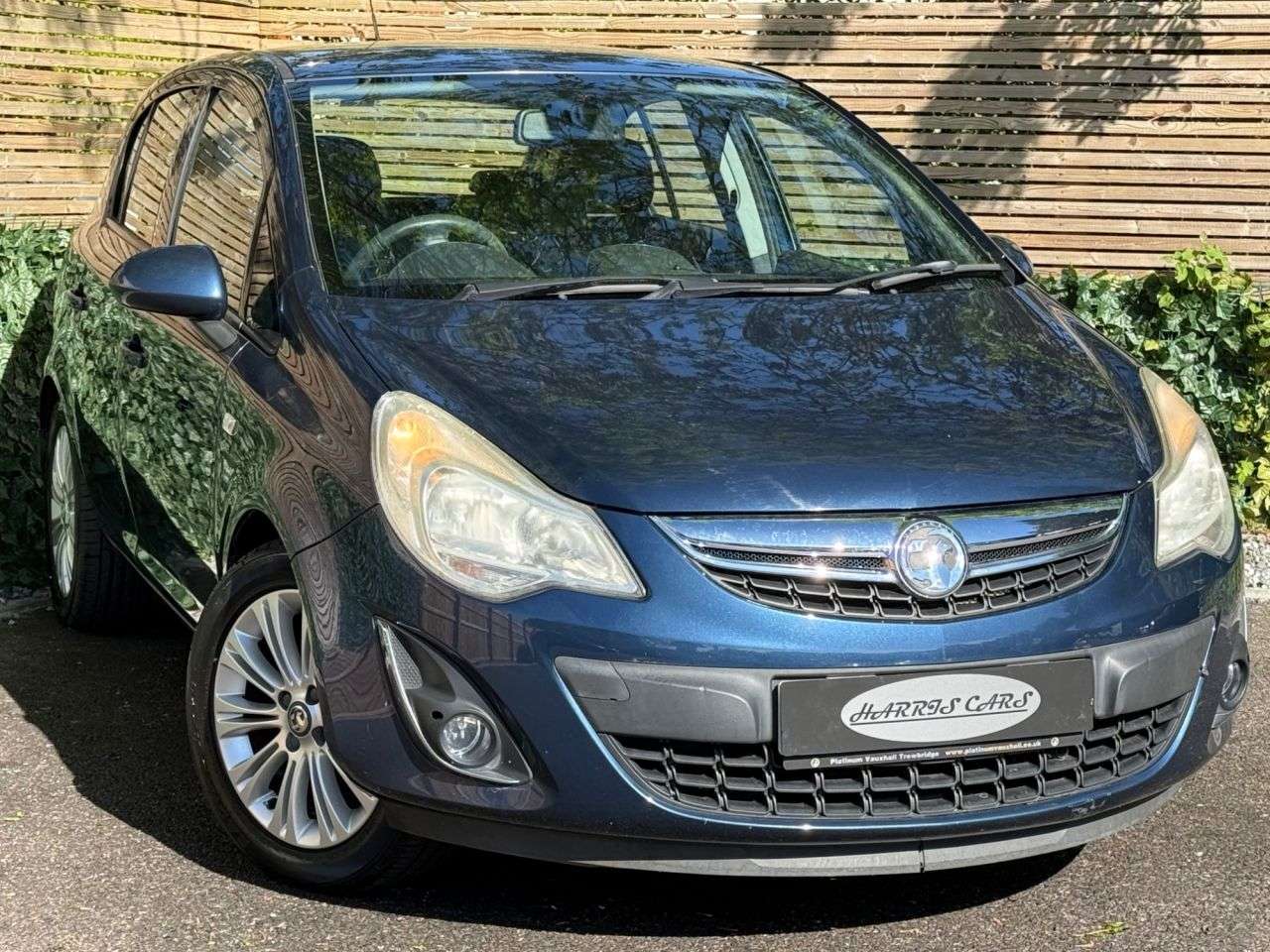 A 2012 VAUXHALL CORSA 1.4 16V SE Hatchback 5dr Petrol Auto Euro 5 (100 ps) 12 MONTHS AA, FRESH SE A 2012 VAUXHALL CORSA 1.4 16V SE Hatchback 5dr Petrol Auto Euro 5 (100 ps) 12 MONTHS AA, FRESH SE
