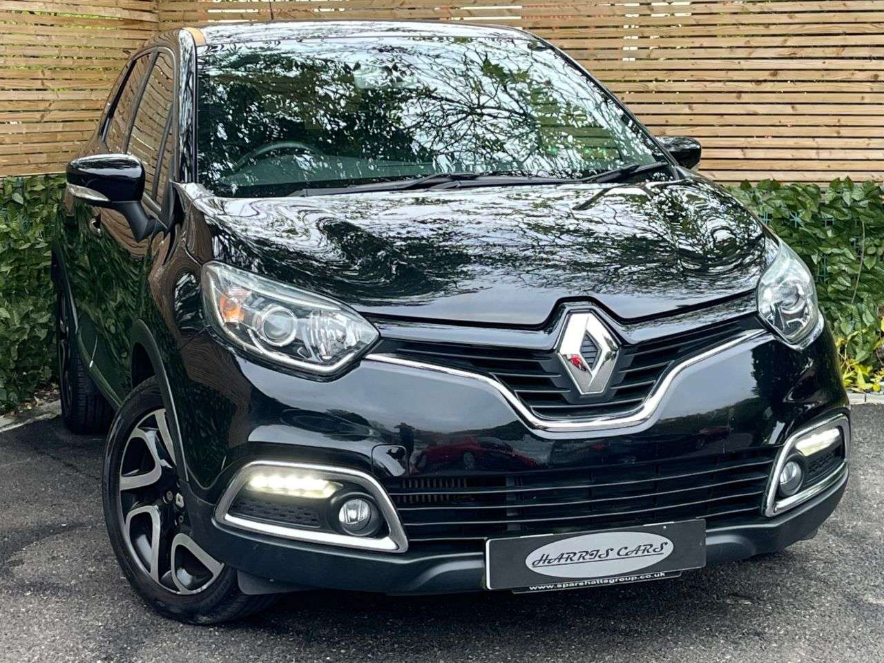 A 2017 RENAULT CAPTUR 1.5 dCi ENERGY Dynamique S Nav SUV 5dr Diesel Manual Euro 6 (s/s) (90 ps) 1 A 2017 RENAULT CAPTUR 1.5 dCi ENERGY Dynamique S Nav SUV 5dr Diesel Manual Euro 6 (s/s) (90 ps) 1