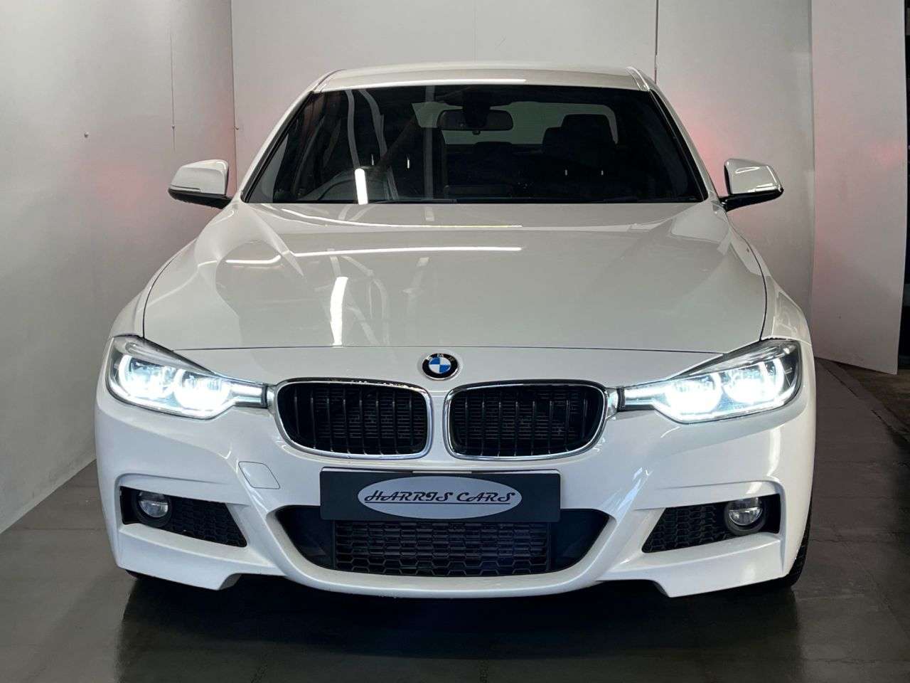 A 2016 BMW 3 SERIES 2.0 320d M Sport Saloon 4dr Diesel Auto xDrive Euro 6 (s/s) (190 ps) 12 MON A 2016 BMW 3 SERIES 2.0 320d M Sport Saloon 4dr Diesel Auto xDrive Euro 6 (s/s) (190 ps) 12 MON
