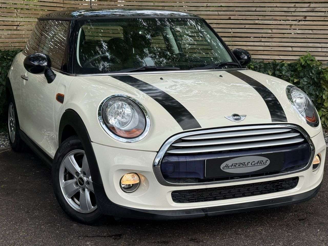 A 2015 MINI HATCH 1.5 Cooper Hatchback 3dr Petrol Auto Euro 6 (s/s) (136 ps) 12 MONTHS AA, FR A 2015 MINI HATCH 1.5 Cooper Hatchback 3dr Petrol Auto Euro 6 (s/s) (136 ps) 12 MONTHS AA, FR