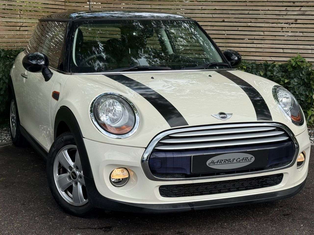 A 2015 MINI HATCH 1.5 Cooper Hatchback 3dr Petrol Auto Euro 6 (s/s) (136 ps) 12 MONTHS AA, FR A 2015 MINI HATCH 1.5 Cooper Hatchback 3dr Petrol Auto Euro 6 (s/s) (136 ps) 12 MONTHS AA, FR