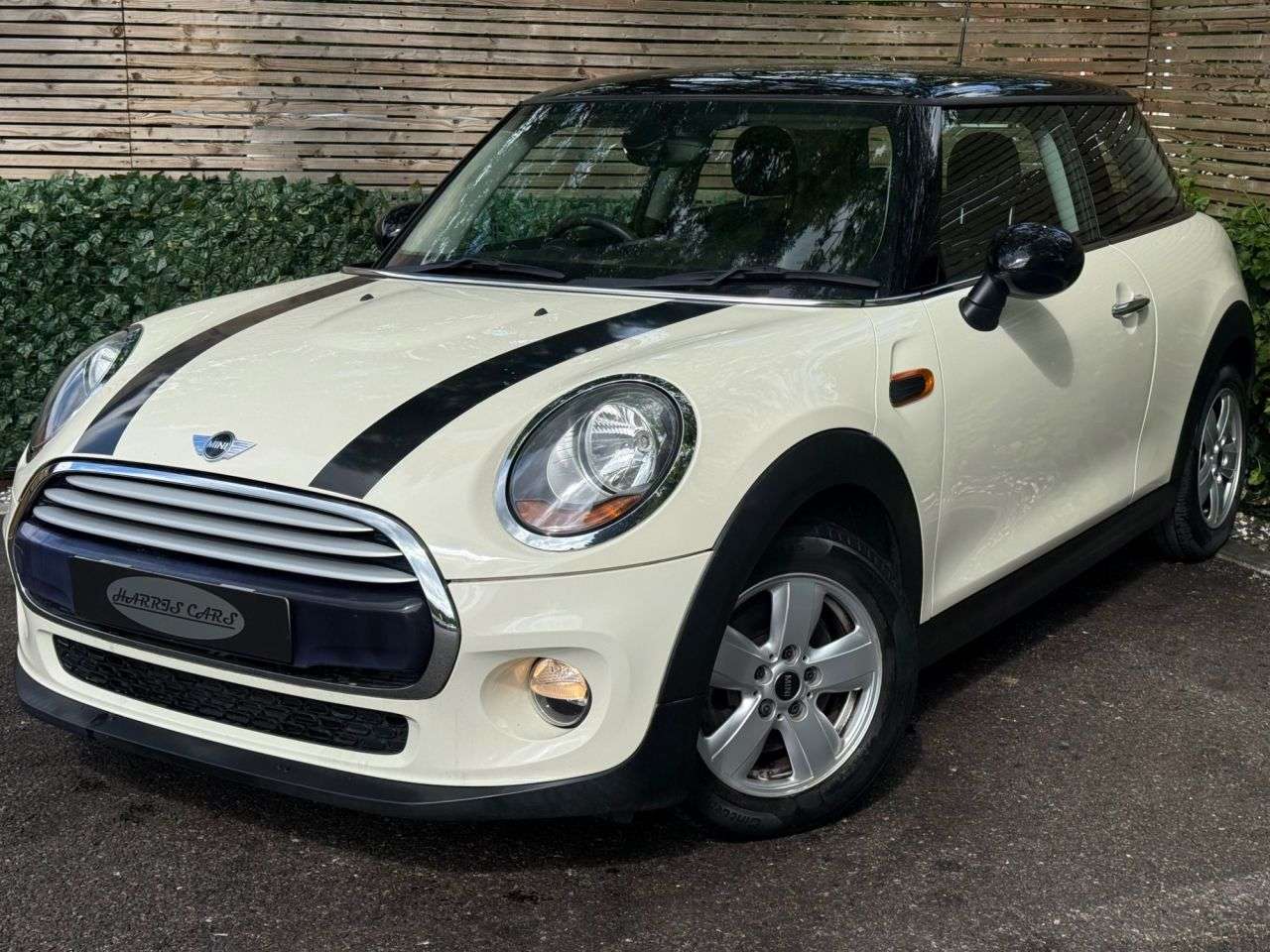 A 2015 MINI HATCH 1.5 Cooper Hatchback 3dr Petrol Auto Euro 6 (s/s) (136 ps) 12 MONTHS AA, FR A 2015 MINI HATCH 1.5 Cooper Hatchback 3dr Petrol Auto Euro 6 (s/s) (136 ps) 12 MONTHS AA, FR