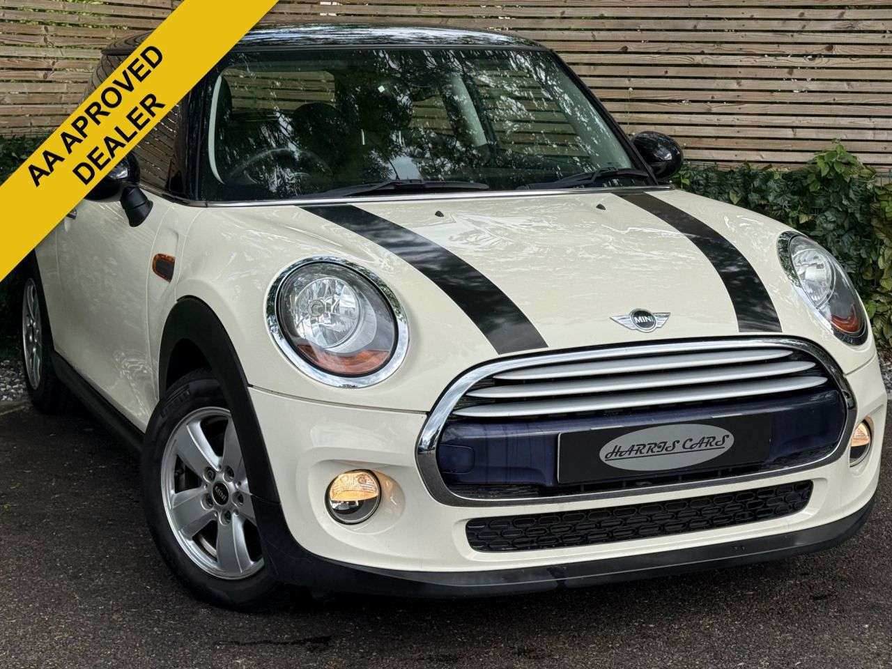A 2015 MINI HATCH 1.5 Cooper Hatchback 3dr Petrol Auto Euro 6 (s/s) (136 ps) 12 MONTHS AA, FR A 2015 MINI HATCH 1.5 Cooper Hatchback 3dr Petrol Auto Euro 6 (s/s) (136 ps) 12 MONTHS AA, FR