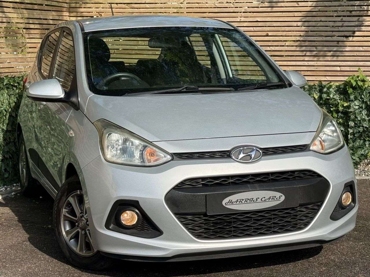 A 2014 HYUNDAI I10 1.2 SE Hatchback 5dr Petrol Auto Euro 5 (87 ps) 12 MONTHS AA, FRESH SERVICE A 2014 HYUNDAI I10 1.2 SE Hatchback 5dr Petrol Auto Euro 5 (87 ps) 12 MONTHS AA, FRESH SERVICE