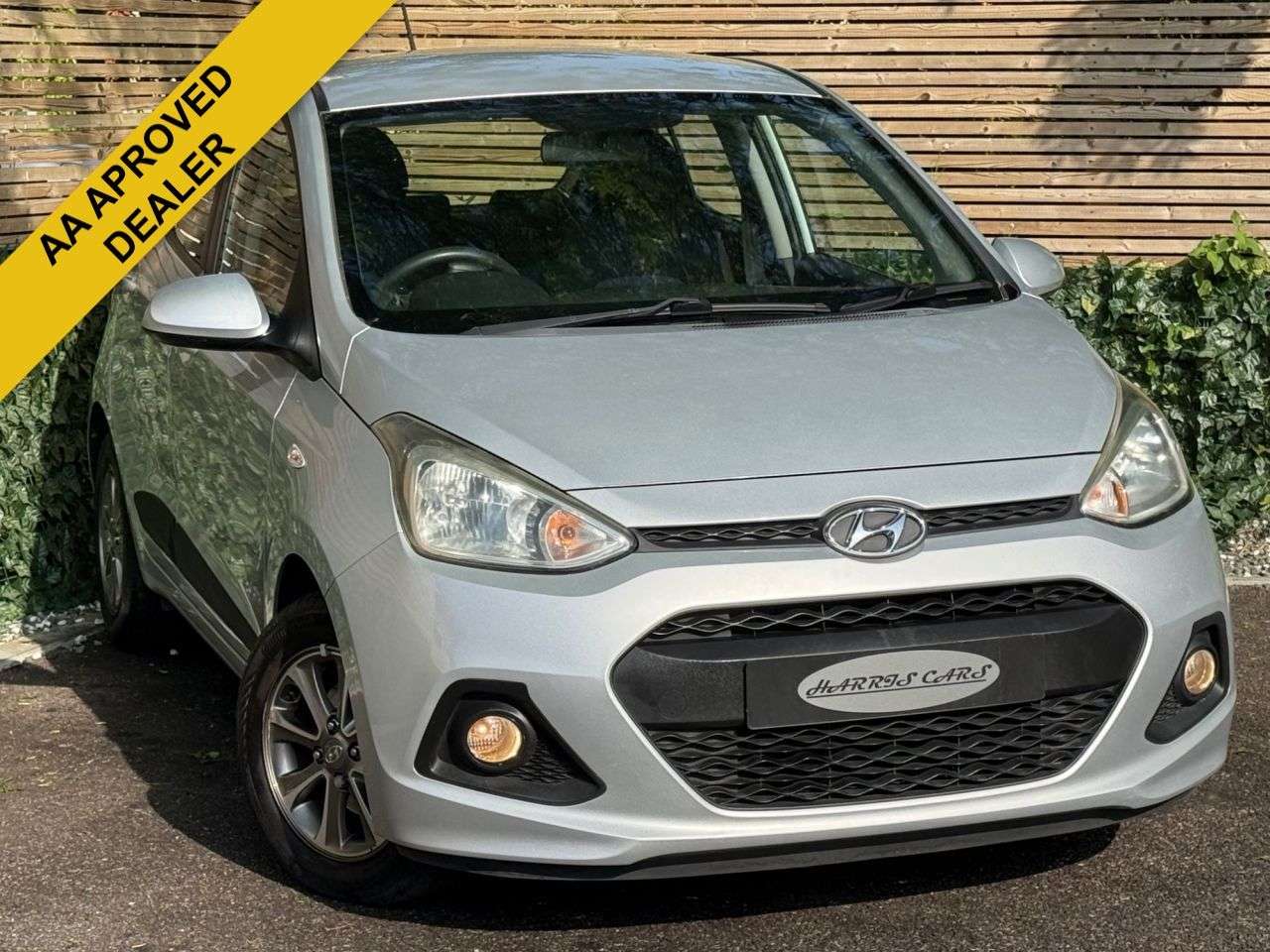 A 2014 HYUNDAI I10 1.2 SE Hatchback 5dr Petrol Auto Euro 5 (87 ps) 12 MONTHS AA, FRESH SERVICE A 2014 HYUNDAI I10 1.2 SE Hatchback 5dr Petrol Auto Euro 5 (87 ps) 12 MONTHS AA, FRESH SERVICE