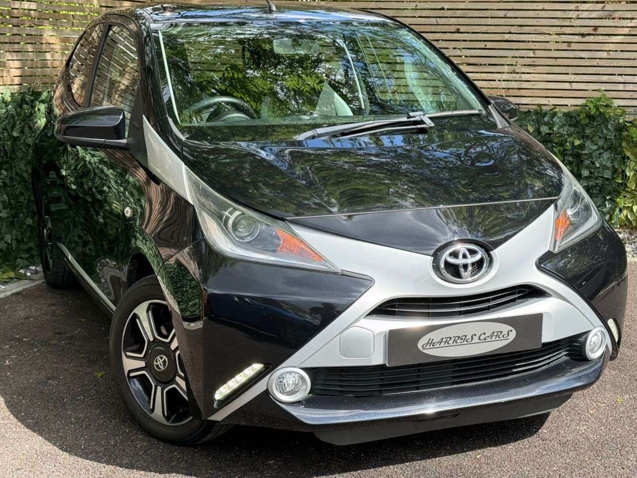 A 2015 TOYOTA AYGO 1.0 VVT-i x-clusiv Hatchback 5dr Petrol Manual Euro 5 Euro 5 (68 ps) 12 MON A 2015 TOYOTA AYGO 1.0 VVT-i x-clusiv Hatchback 5dr Petrol Manual Euro 5 Euro 5 (68 ps) 12 MON